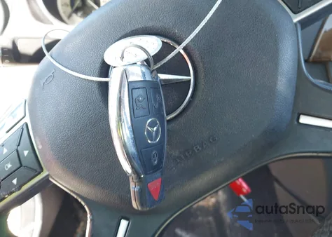 2013 Mercedes-Benz C 300 Luxury 4Matic z USA, uszkodzony, nr VIN WDDGF8AB7DR244599